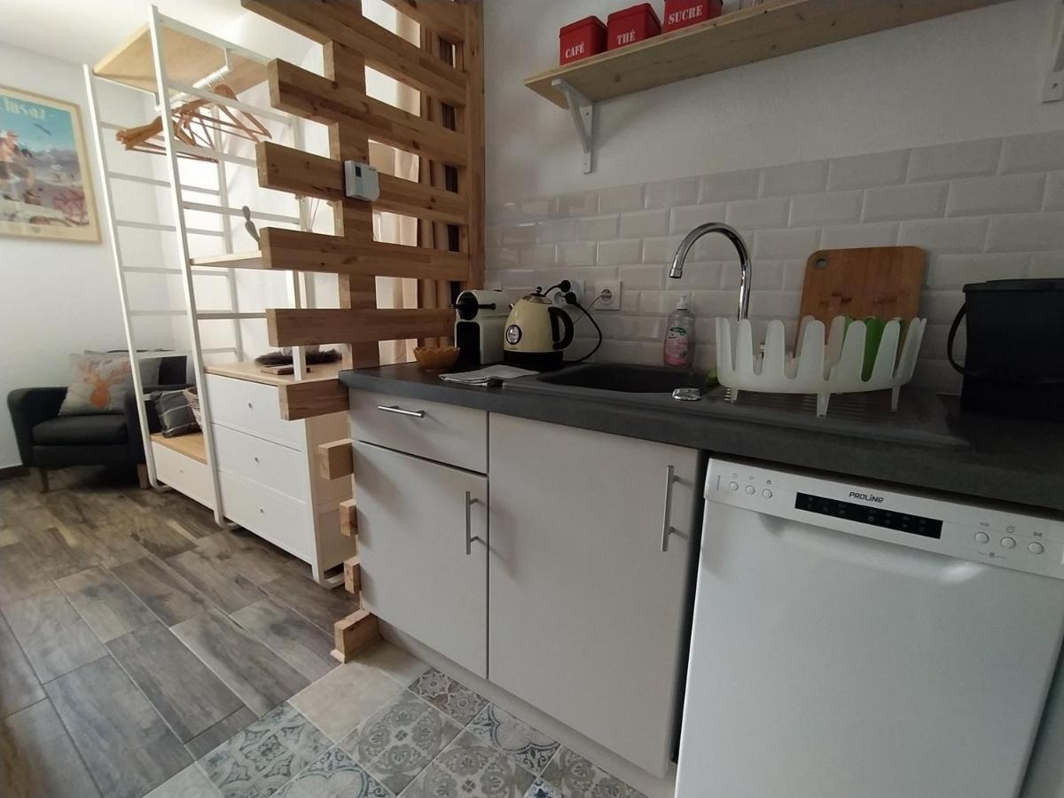 Chez Alphonse Apartment Thones Ngoại thất bức ảnh